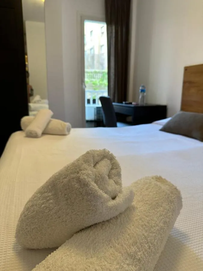 Hostal Alogar Βαρκελώνη 2*,