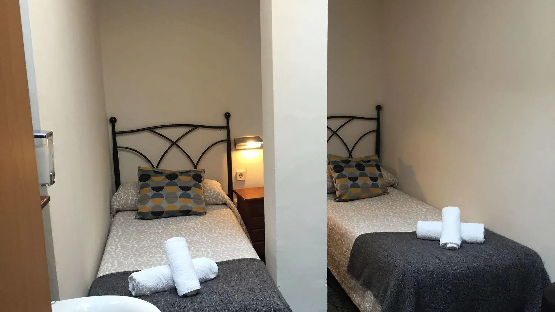 Hostal Alogar Βαρκελώνη Πανσιόν