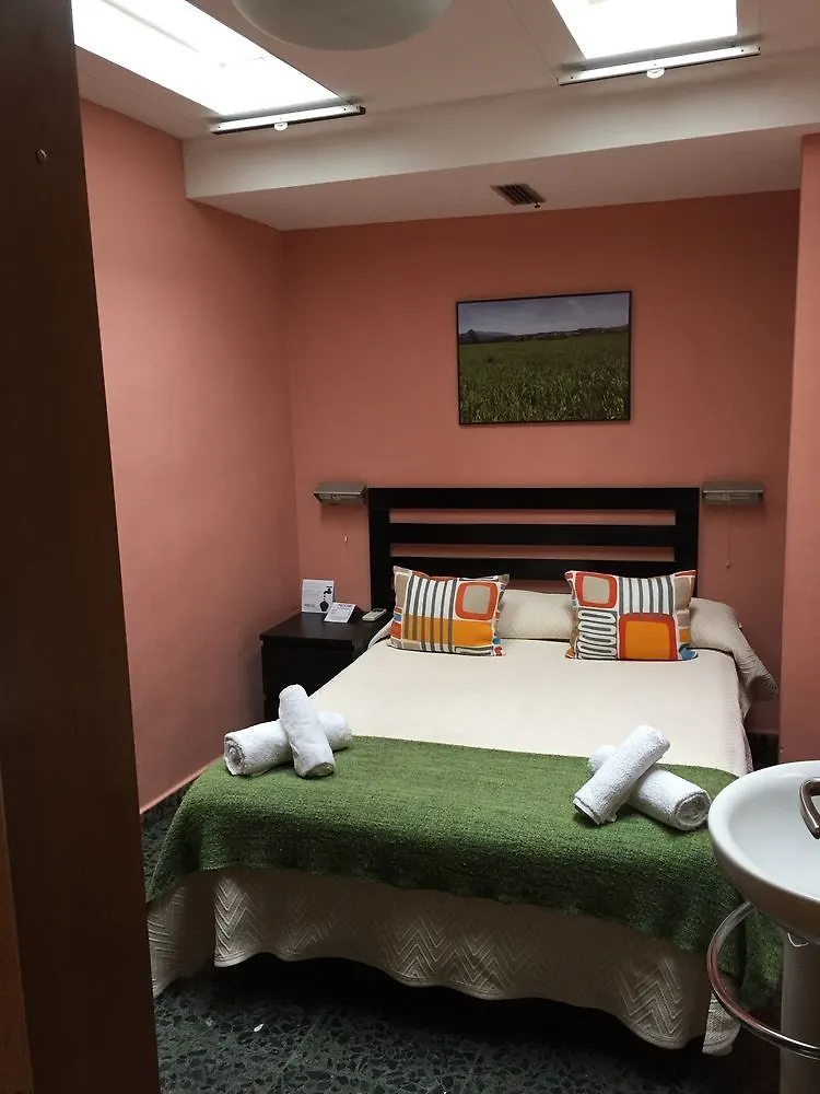 Hostal Alogar Барселона Гостевой дом